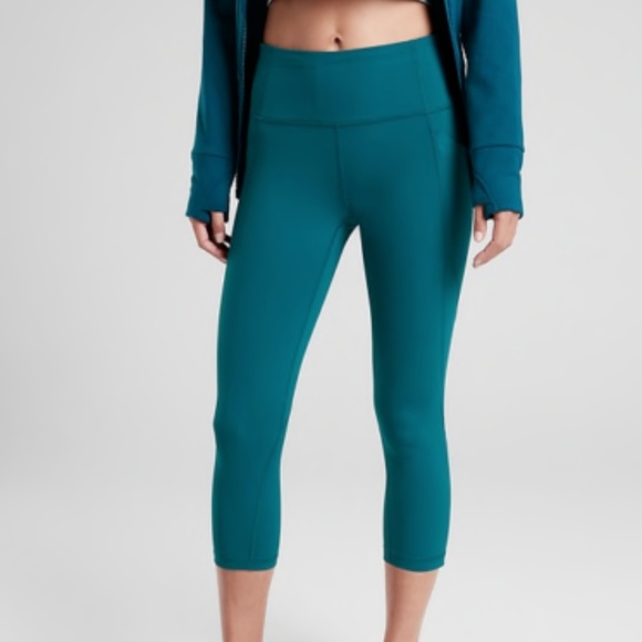 Athleta Pants - NWOT Athleta Blue Salutation Stash Capri Leggings